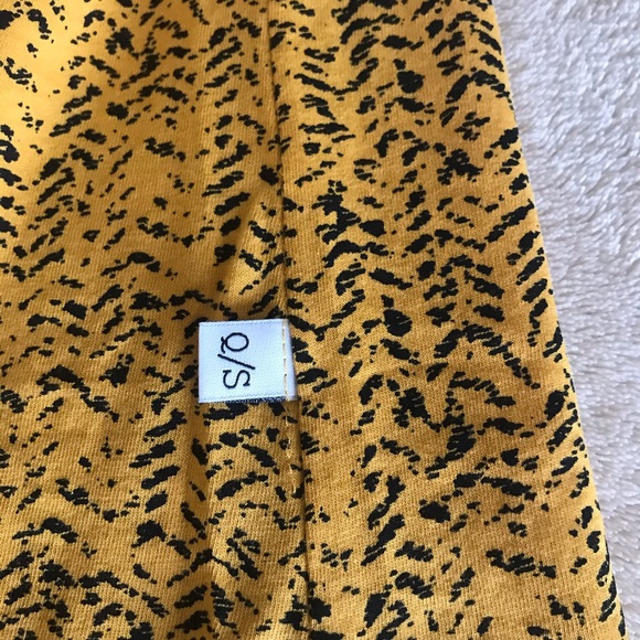 Q/S By Abstract Crew Neck T-Shirt - Size M - Picture 11 of 12